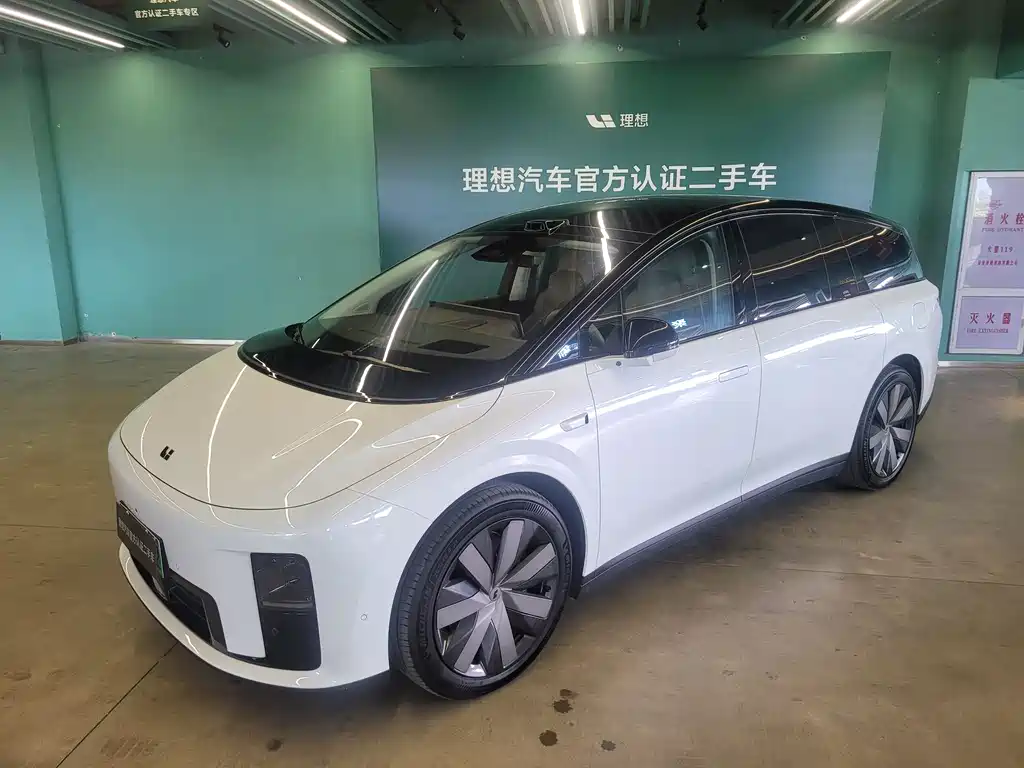 Li Auto i8 2025 — фото 1