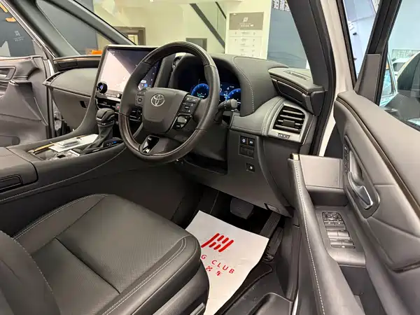 Toyota Alphard 2025