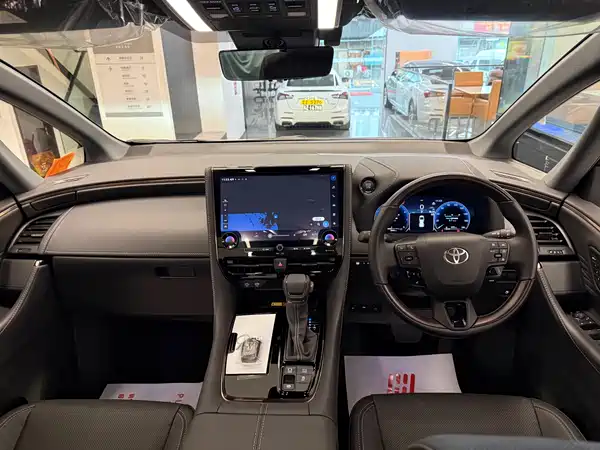 Toyota Alphard 2025