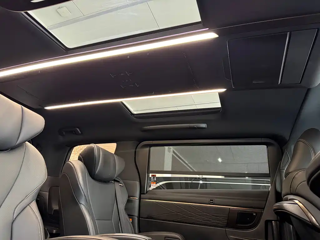 Toyota Alphard 2025 — фото 14