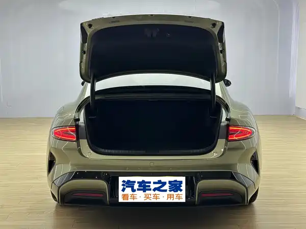 Xiaomi SU7 2025
