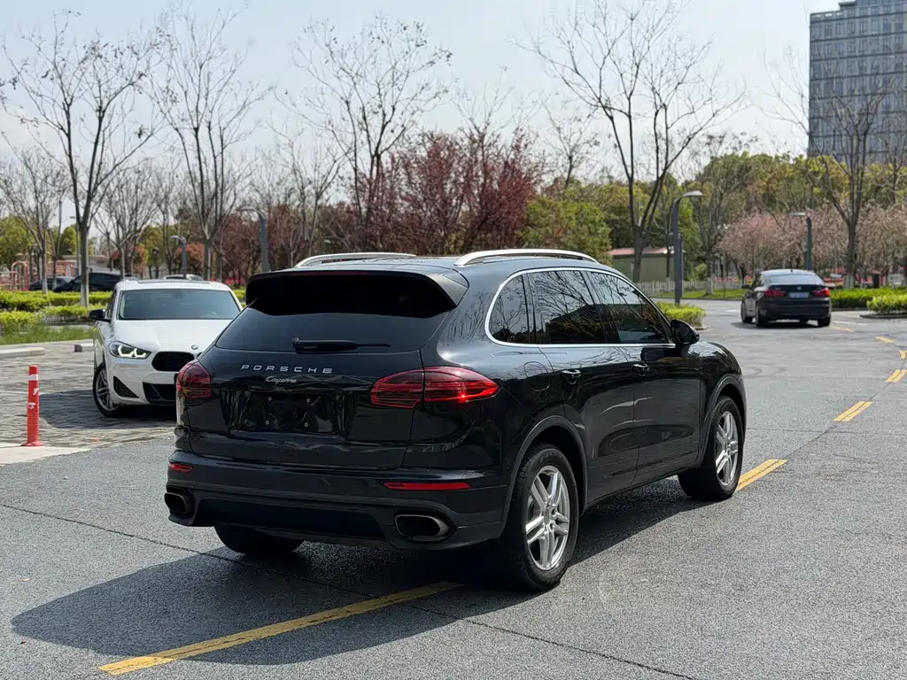 Porsche Cayenne 2016 — фото 13
