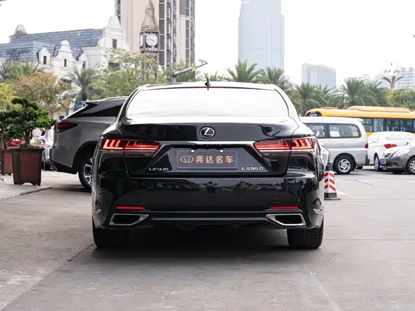 Lexus LS 2018