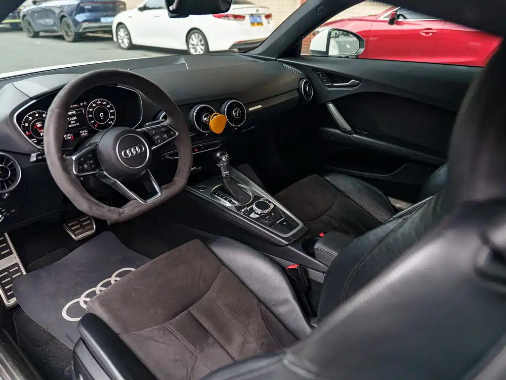 Audi TT 2015 — фото 9