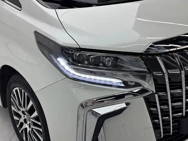 Toyota Alphard 2015