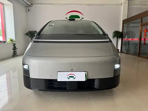 Li Auto MEGA 2025