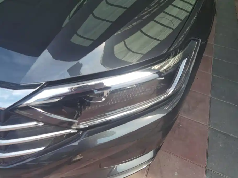 Volkswagen Sagitar 2021