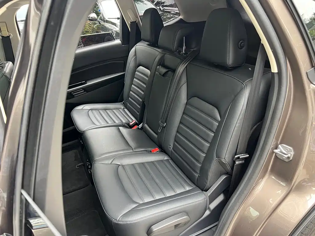 Ford Edge 2020 — фото 12