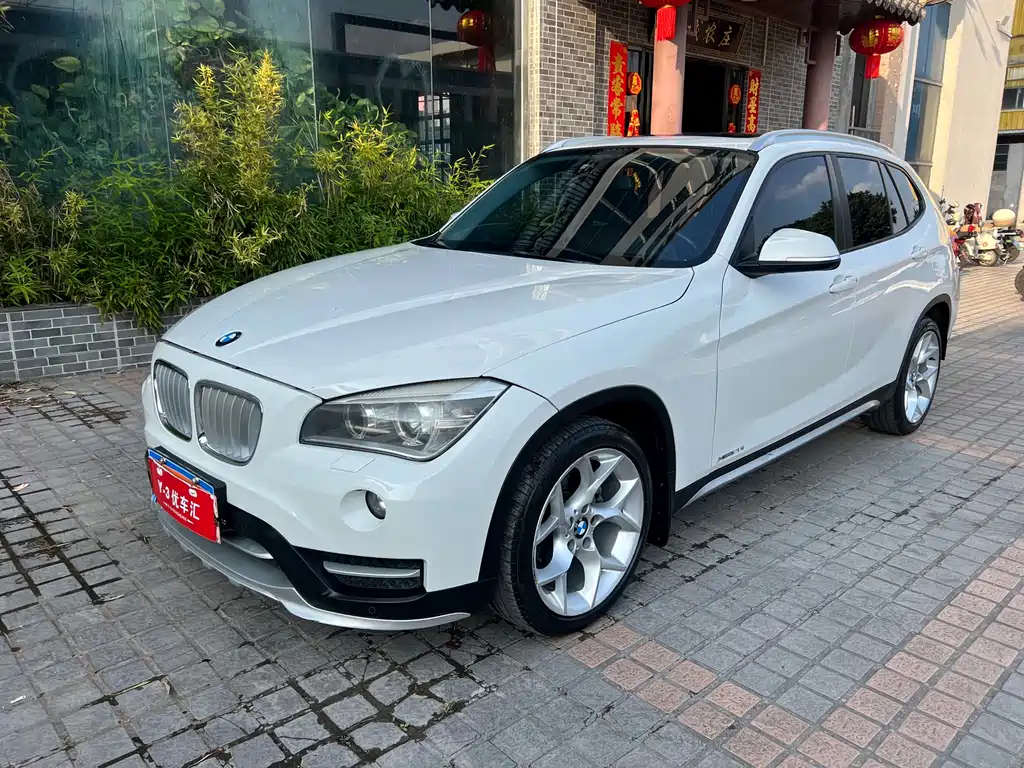 BMW X1 2015 — фото 1