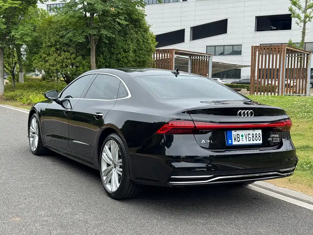 Audi A7L 2025 — фото 5