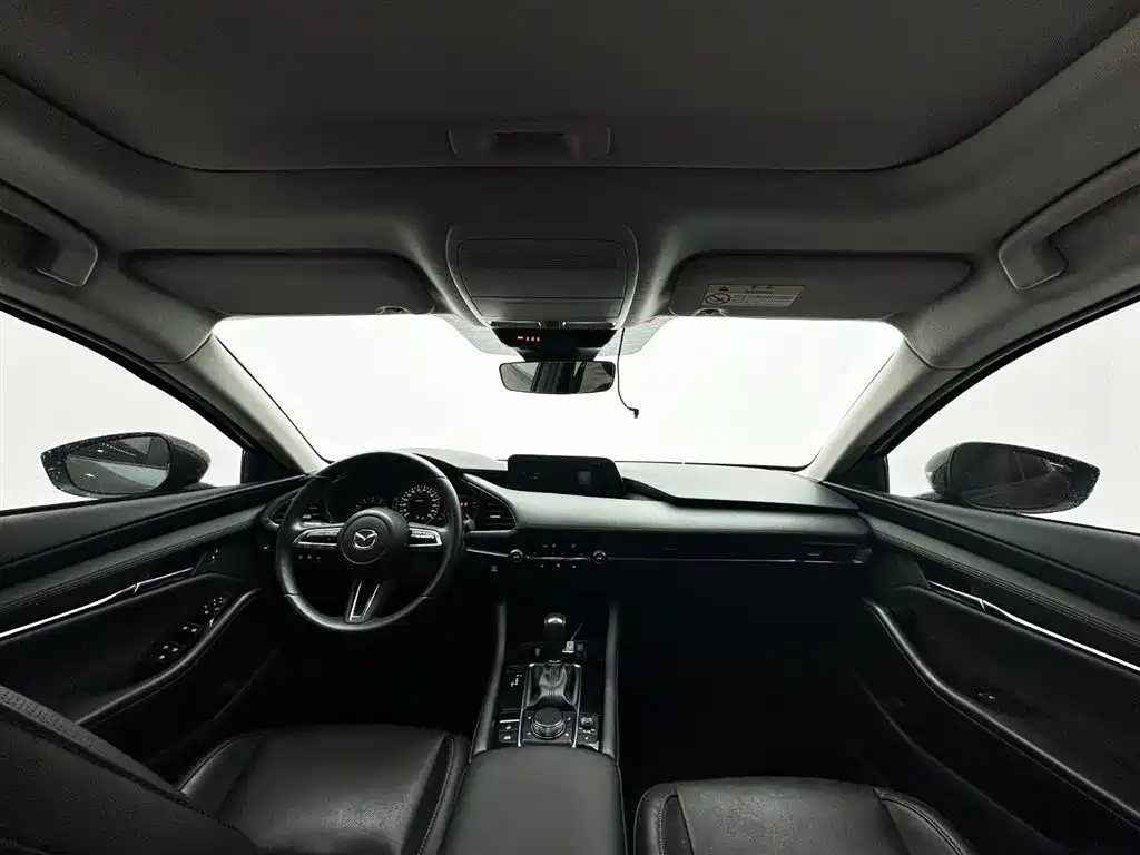 Mazda 3 Axela 2022 — фото 16