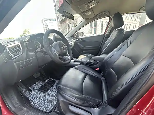 Mazda 3 Axela 2016