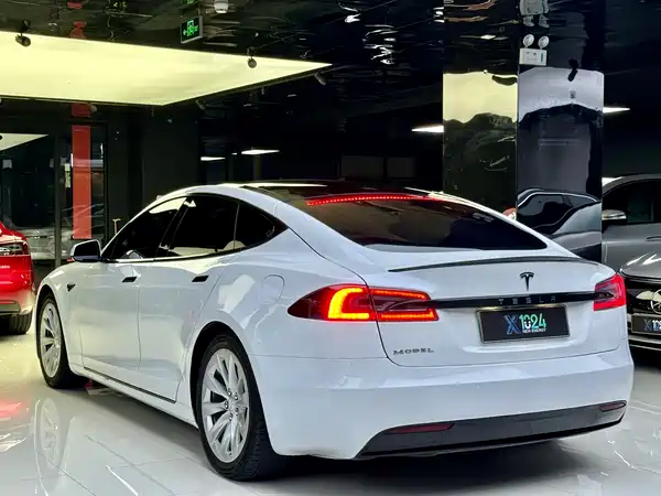 Tesla Model S 2017