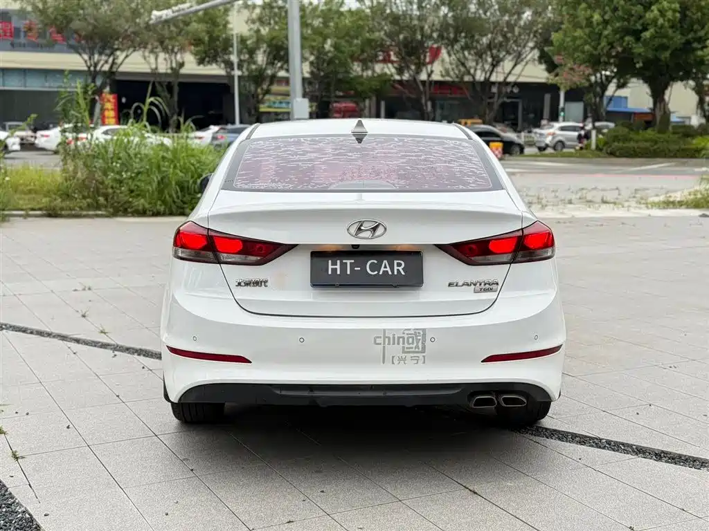Hyundai Elantra 2019 — фото 5
