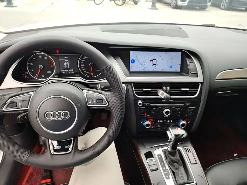 Audi A4L 2014 — фото 10