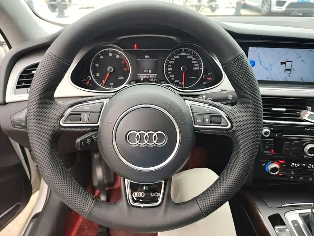 Audi A4L 2014 — фото 11