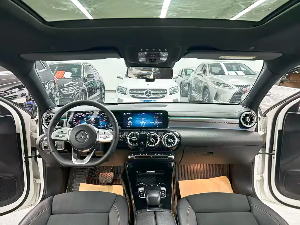 Mercedes-Benz A-Class 2019 — фото 9