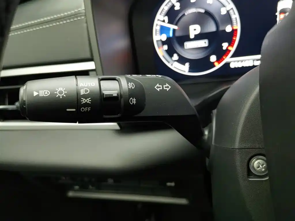 Mitsubishi Outlander 2023 — фото 21