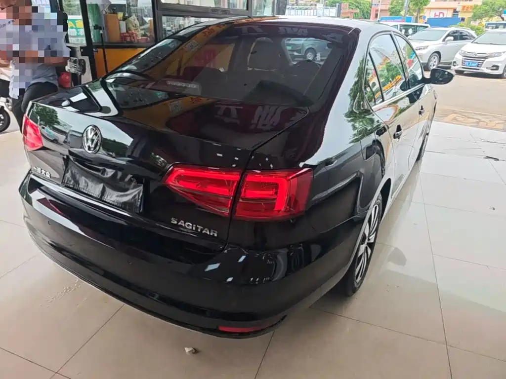Volkswagen Sagitar 2019