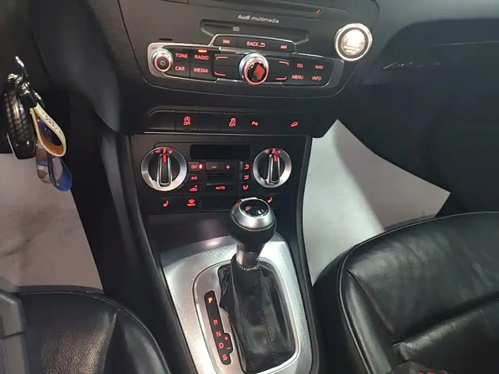 Audi Q3 2015 — фото 10