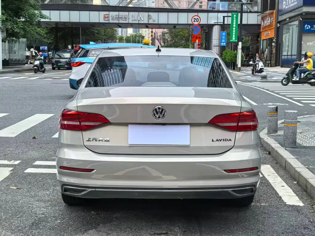 Volkswagen Lavida 2018 — фото 10