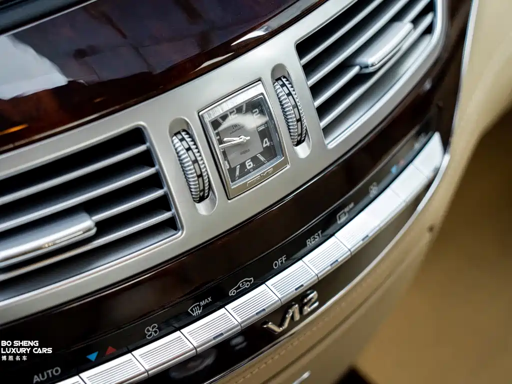 Mercedes-Benz S-Class AMG 2010 — фото 28