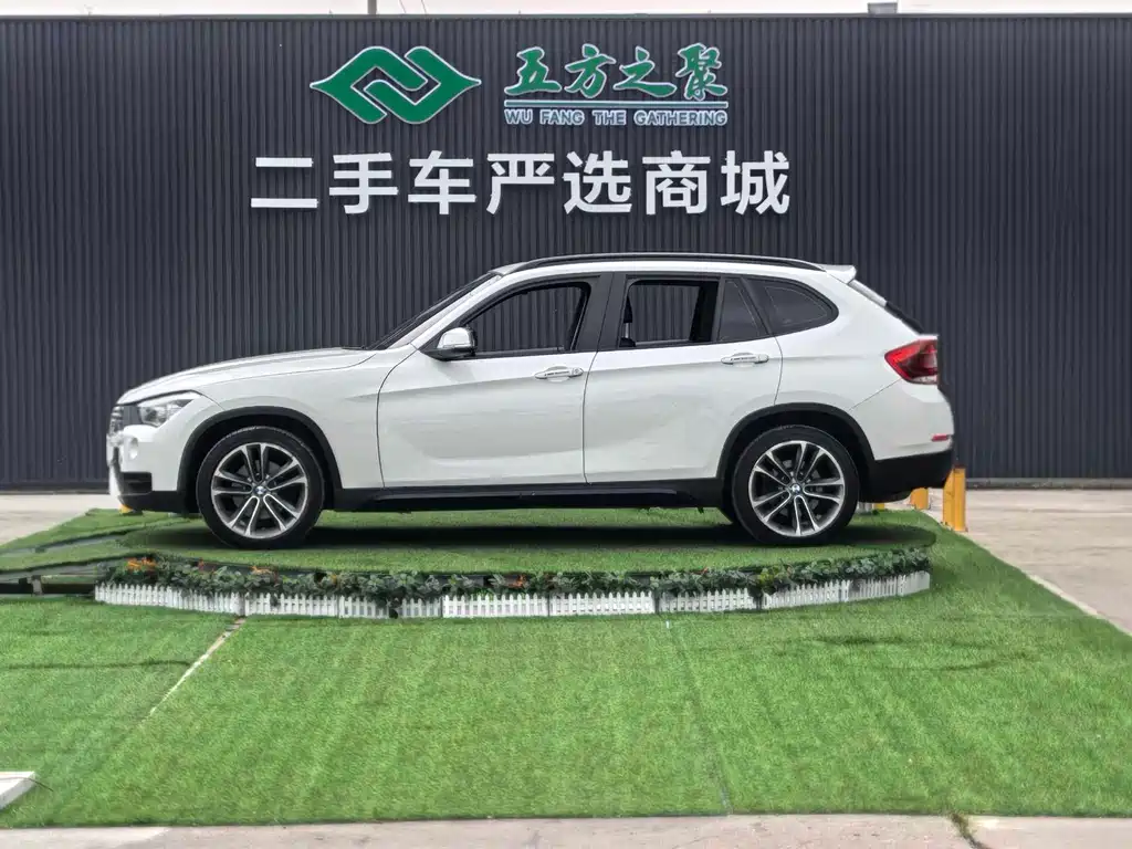BMW X1 2014 — фото 18