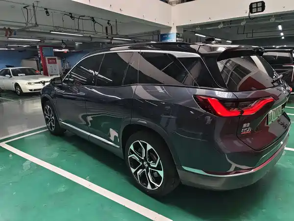 NIO ES8 2020