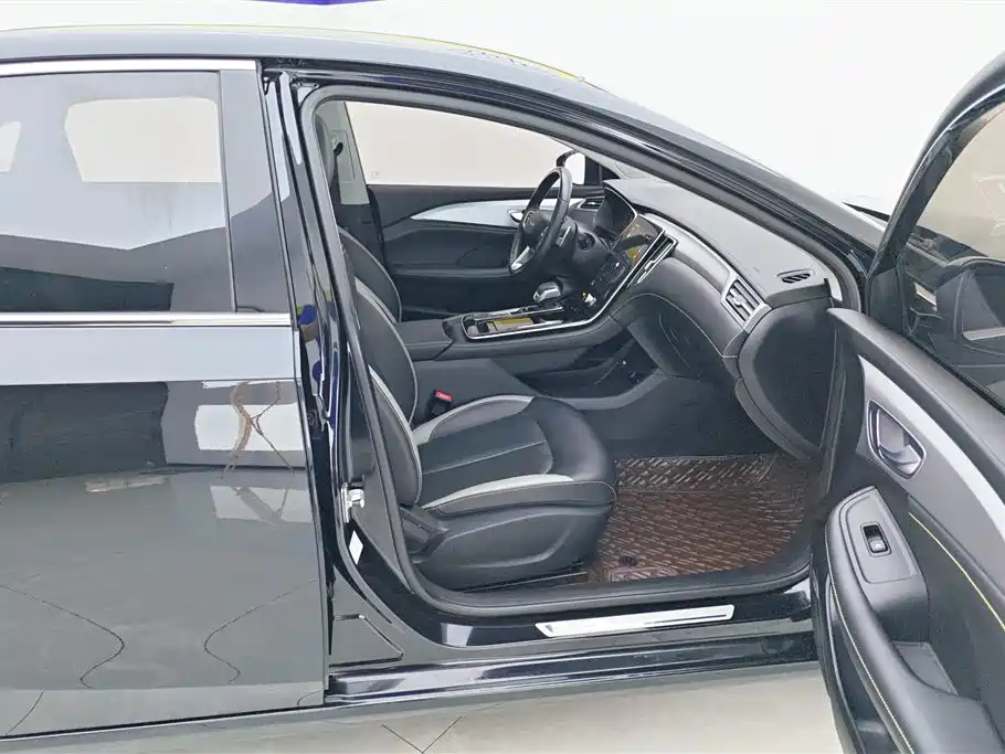 Roewe i6 MAX New Energy 2021 — фото 8