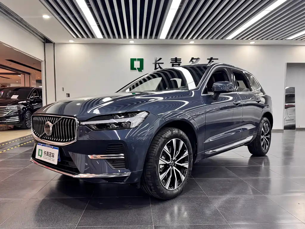 Volvo XC60 2024 — фото 1