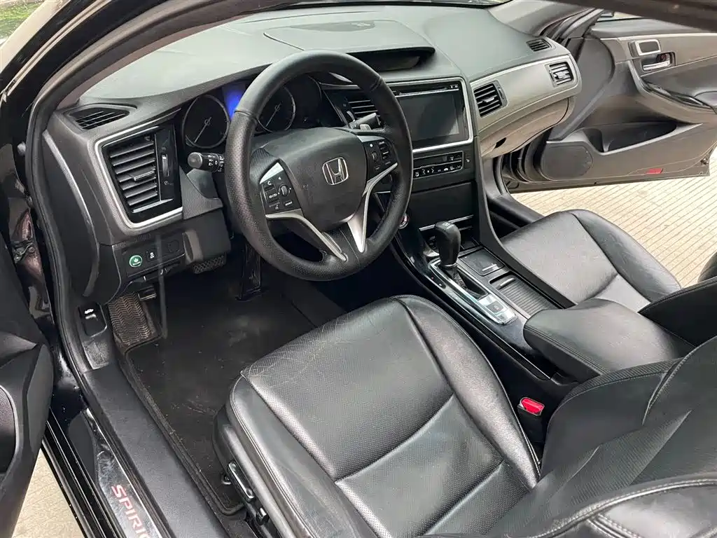 Honda Spirior 2016 — фото 11