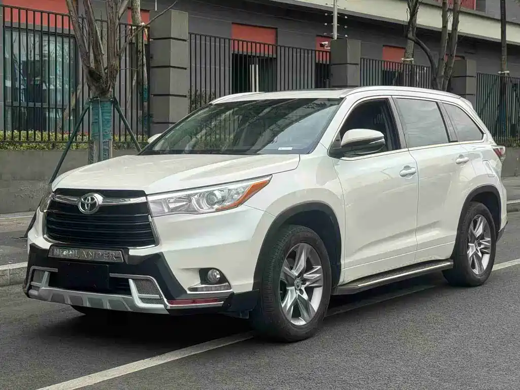 Toyota Highlander 2016 — фото 1