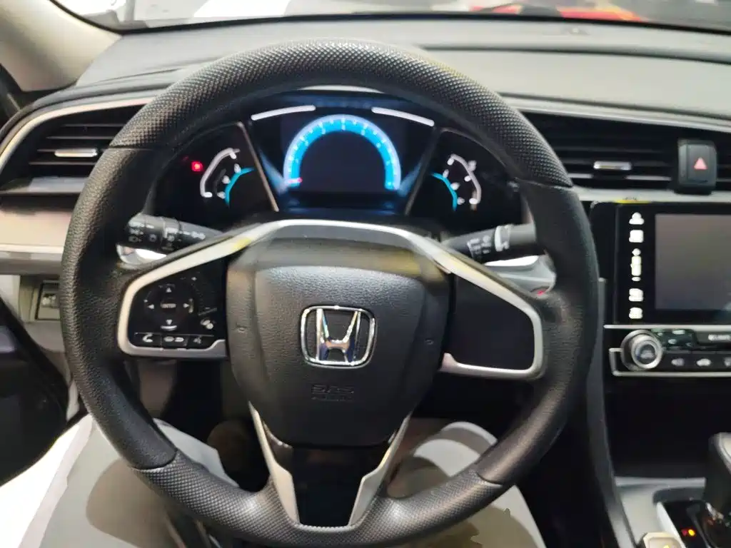 Honda Civic 2019 — фото 11