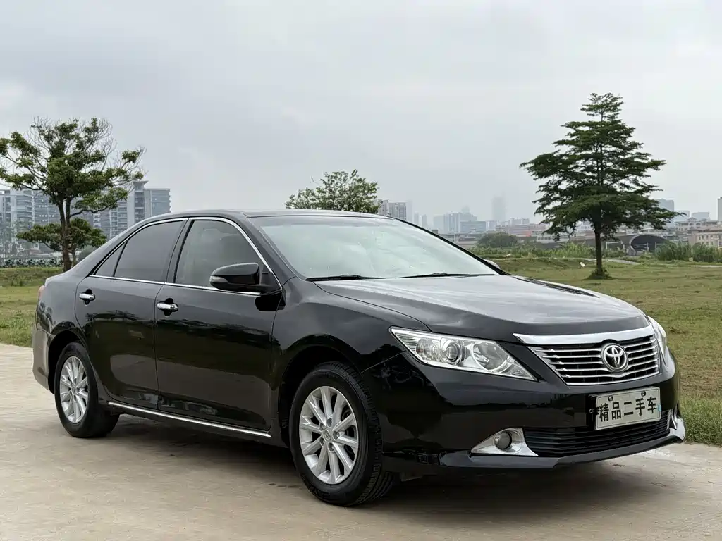 Toyota Camry 2013 — фото 3