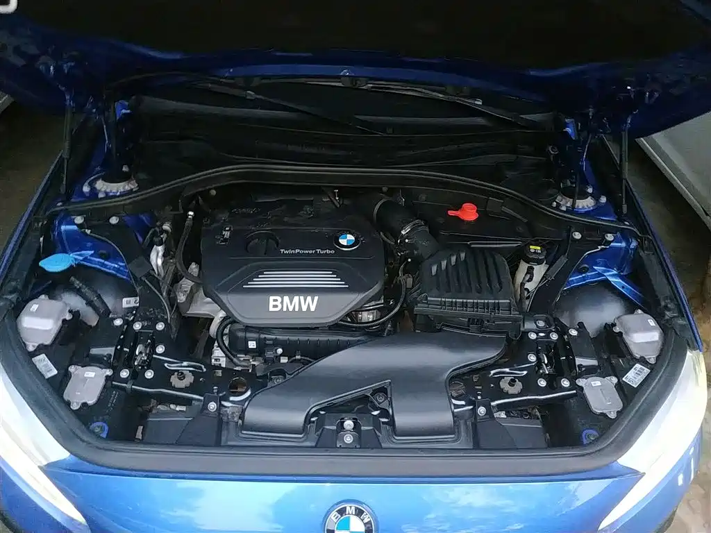 BMW 1 Series 2017 — фото 11