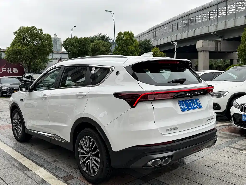 Jetour Jietu X70 PLUS 2023 — фото 11