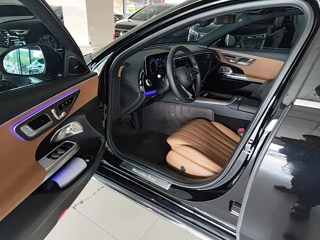 Mercedes-Benz E-Class 2025 — фото 16