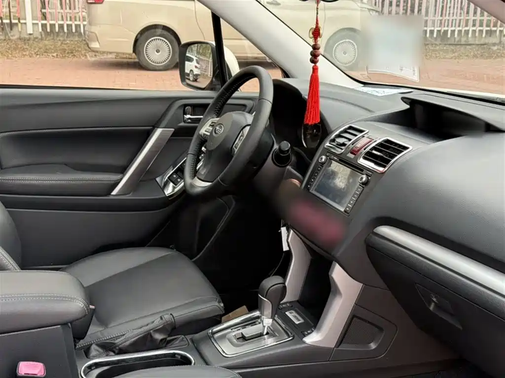 Subaru Forester 2015 — фото 14