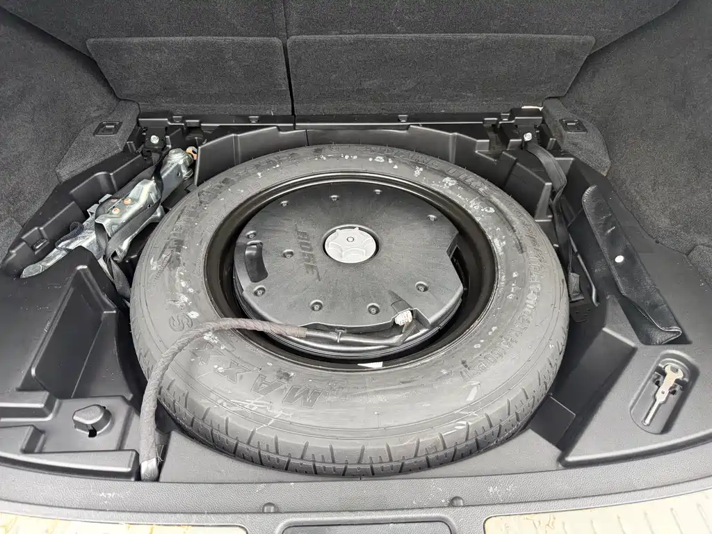 Infiniti QX70 2016 — фото 16