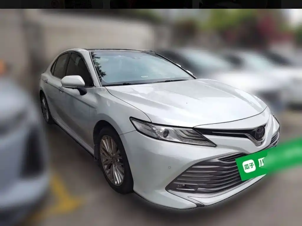 Toyota Camry 2019 — фото 14