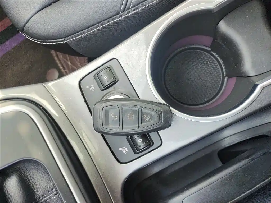 Ford Kuga 2015 — фото 9