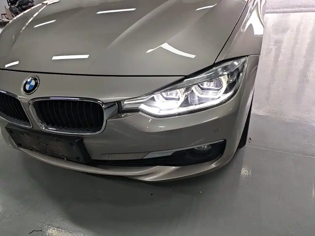 BMW 3 Series 2017 — фото 17