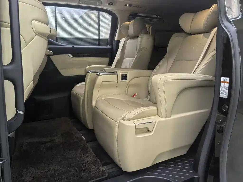 Toyota Alphard 2019 — фото 18