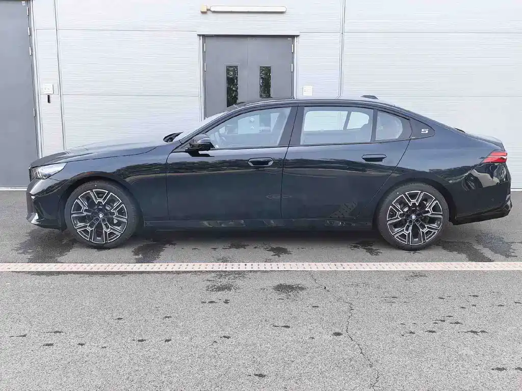 BMW 5 Series 2026