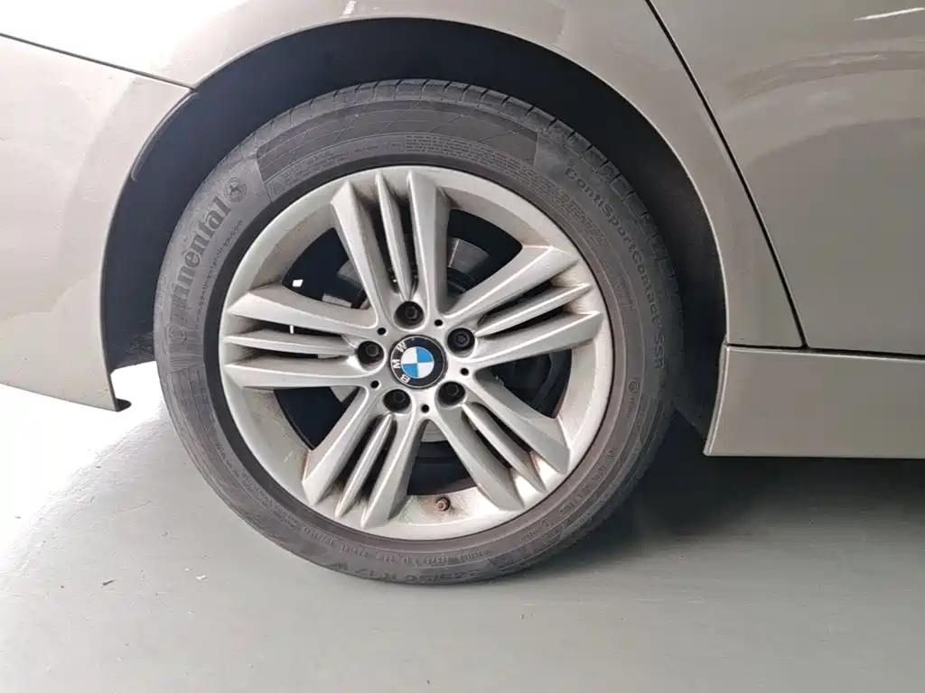 BMW 3 Series 2017 — фото 25