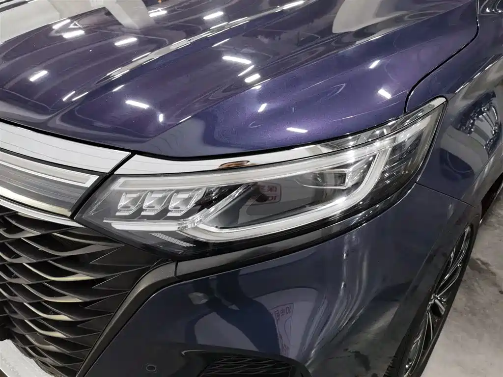 Roewe iMAX8 2022