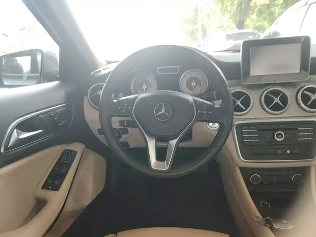 Mercedes-Benz GLA 2016