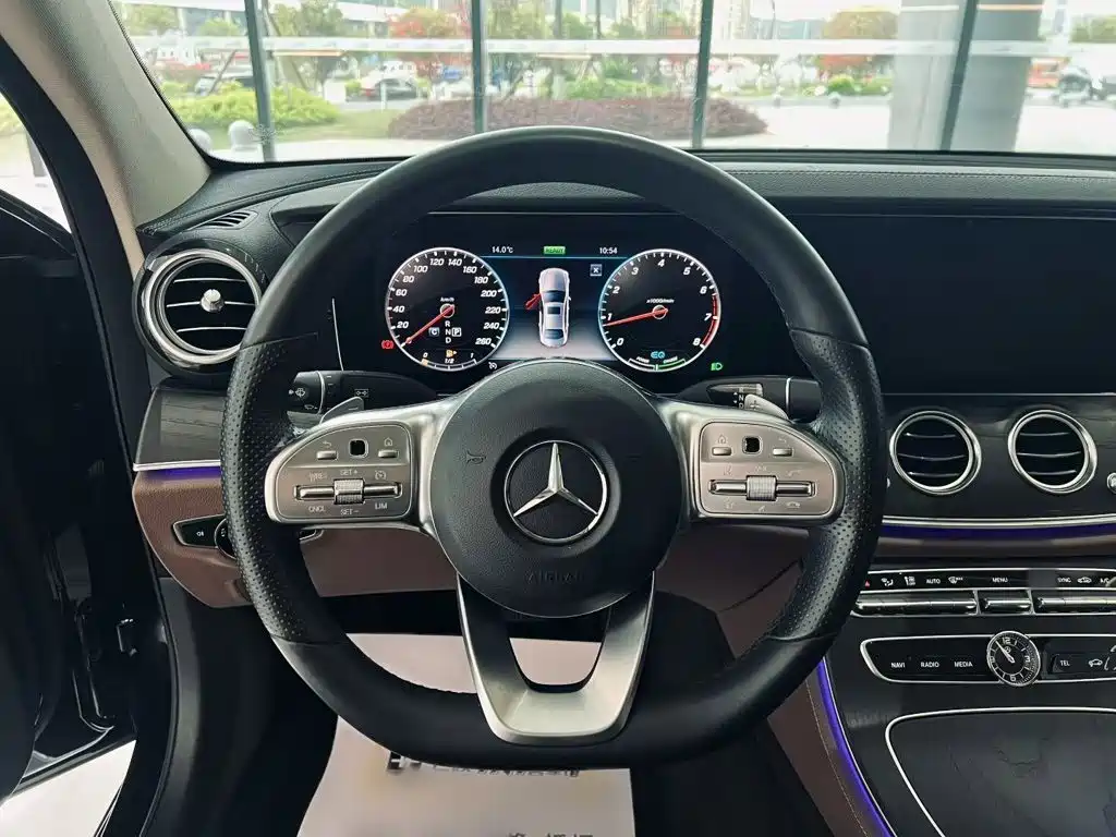 Mercedes-Benz E-Class 2020 — фото 8