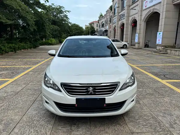 Peugeot 408 2016