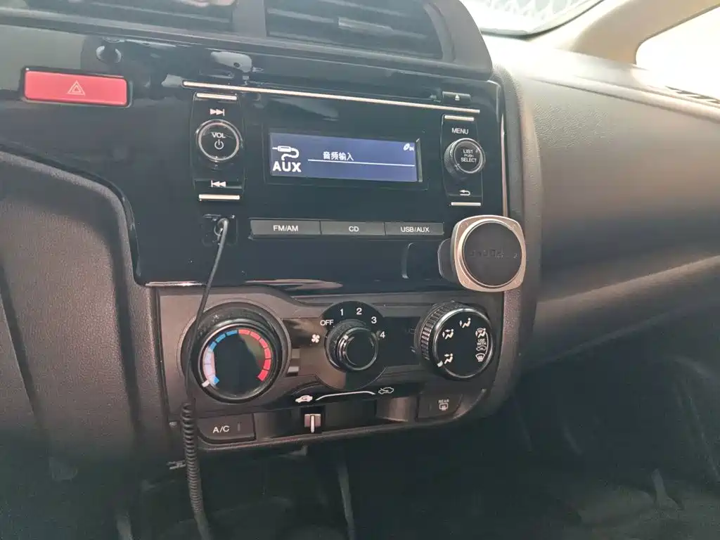 Honda Fit 2017 — фото 13